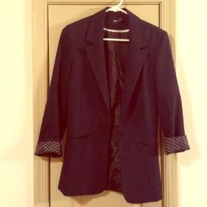 Asos fitted navy boyfriend blazer. Size 2. Asos fitted navy boyfriend blazer. Size 2.