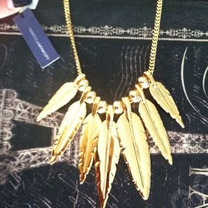 2XHP Rebecca Minkoff stunning feather necklace 2XHP Rebecca Minkoff stunning feather necklace