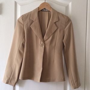 Blazer/Jacket Beige color. Blazer/Jacket Beige color.