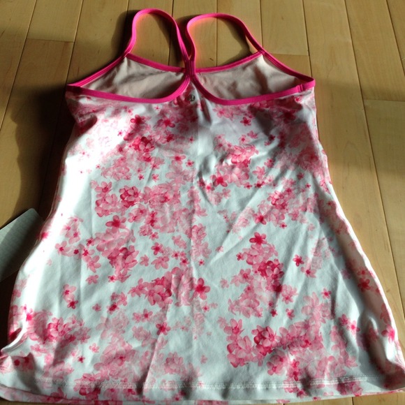 lululemon athletica Tops - Lululemon power y tank NWT 2 lululemon athletica Tops - Lululemon power y tank NWT 2