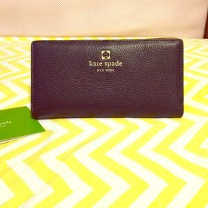 NWOT Kate Spade Navy Stacy Wallet NWOT Kate Spade Navy Stacy Wallet