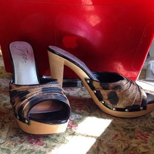 Vintage Fergie leopard wood heels size 9 Vintage Fergie leopard wood heels size 9