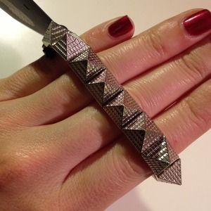 Brandy Melville Jewelry - NWT ✨ Brandy Melville silver pyramid stud bracelet Brandy Melville Jewelry - NWT ✨ Brandy Melville silver pyramid stud bracelet