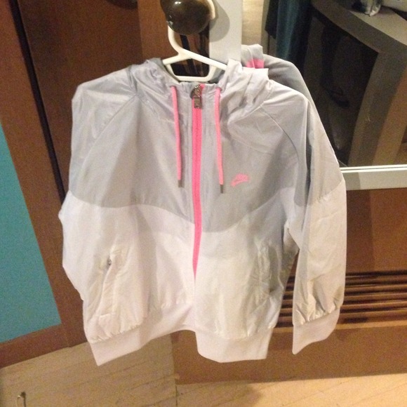 Nike Jackets & Blazers - Nike jacket 2 Nike Jackets & Blazers - Nike jacket 2