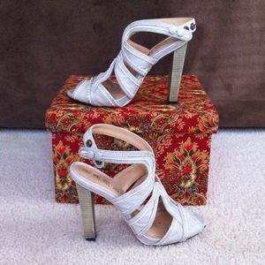 L.A.M.B Taupe Leather Gladiator Style Heels L.A.M.B Taupe Leather Gladiator Style Heels