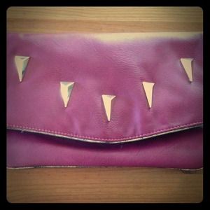 Magenta clutch with detachable chain Magenta clutch with detachable chain