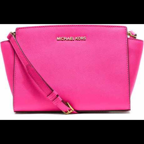 Michael Kors Handbags - Michael Kors Crossbody 3 Michael Kors Handbags - Michael Kors Crossbody 3