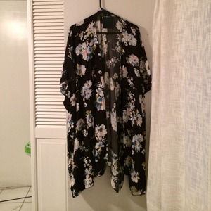 S O L D Brandy Melville long kimono S O L D Brandy Melville long kimono