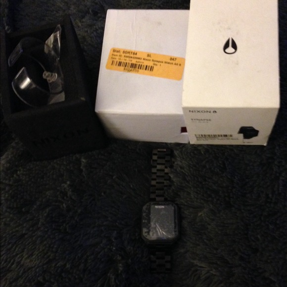Nixon Accessories - Nixon Synapse Watch in All Black 3 Nixon Accessories - Nixon Synapse Watch in All Black 3
