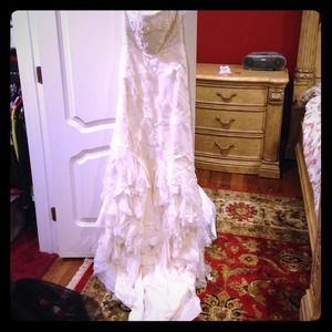 Alice and Olivia long white sequined evening gown Alice and Olivia long white sequined evening gown