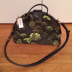 Kate Spade Saturday Half Circle Utility Bag Kate Spade Saturday Half Circle Utility Bag