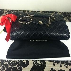 ๏โกHPโก๏ Holy Chanel, CoCo! A Black Jumbo Flap Bag ๏โกHPโก๏ Holy Chanel, CoCo! A Black Jumbo Flap Bag