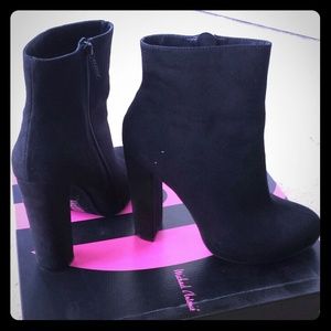 Black heeled booties Black heeled booties