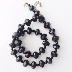 White House Black Market Jewelry - ⭐️FREE w purchase Black jeweled short necklace White House Black Market Jewelry - ⭐️FREE w purchase Black jeweled short necklace