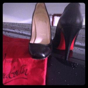 Black pumps Black pumps