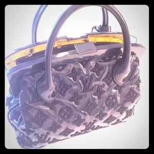 Louis Vuitton Limited Edition purse Louis Vuitton Limited Edition purse