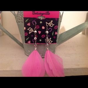 ⭐️BRAND NEW⭐️Pink Feather Dangles Betsey Johnson ⭐️BRAND NEW⭐️Pink Feather Dangles Betsey Johnson