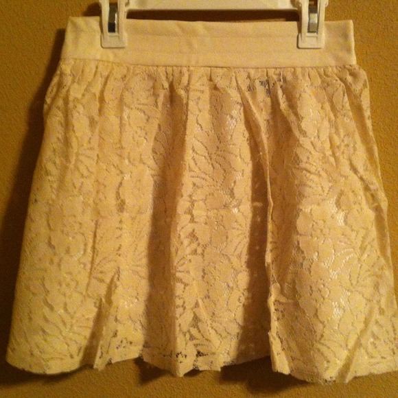 Dresses & Skirts - ❗LAST ONE❗New Cream Flower Lace Skater Skirt 3 Dresses & Skirts - ❗LAST ONE❗New Cream Flower Lace Skater Skirt 3