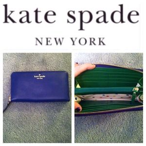 ✨HOST PICK✨ authentic Kate Spade wallet ✨HOST PICK✨ authentic Kate Spade wallet