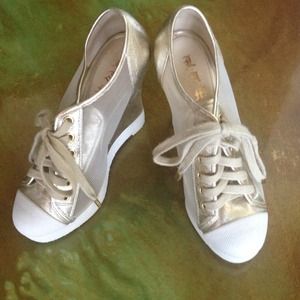 L.A.M.B. gold wedge platform shoes with laces ๏ L.A.M.B. gold wedge platform shoes with laces ๏