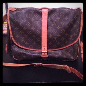 % Authentic Louis Vuitton Saumur 35 % Authentic Louis Vuitton Saumur 35