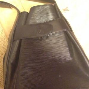 Authentic Louis Vuitton black Epi leather handbag Authentic Louis Vuitton black Epi leather handbag