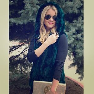 Jocelyn Jackets & Blazers - Luxe Emerald Green Fur Vest Jocelyn Jackets & Blazers - Luxe Emerald Green Fur Vest