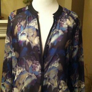 Beautiful sheer topnew listing Beautiful sheer topnew listing