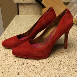 Sam Edelman Red pump w/snake on the back size 8.5 Sam Edelman Red pump w/snake on the back size 8.5
