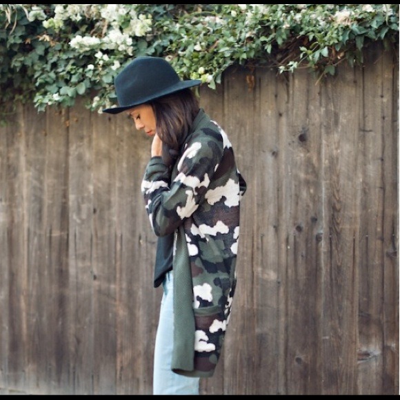 Willow & Clay Sweaters - Willow & Clay Camouflage knit Cardigan 3 Willow & Clay Sweaters - Willow & Clay Camouflage knit Cardigan 3