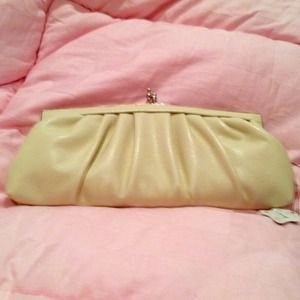 New clutch in beige New clutch in beige