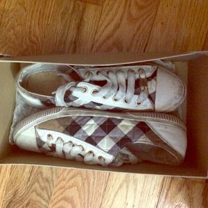  AUTHENTIC BURBERRY SNEAKERS AUTHENTIC BURBERRY SNEAKERS