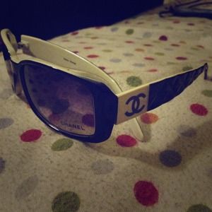 Authentic vintage Chanel sunglasses Authentic vintage Chanel sunglasses