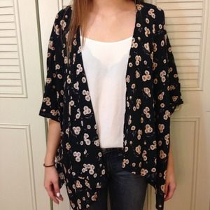 Brandy Melville Tops - Brandy Melville kimono Brandy Melville Tops - Brandy Melville kimono