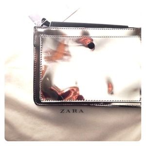 HOST PICKDaily Zara Messenger HOST PICKDaily Zara Messenger