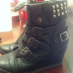 Bucco wedges Bucco wedges