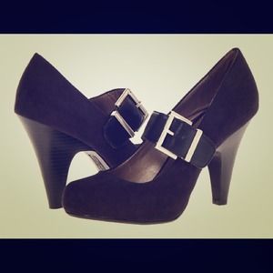 Fergalicious Fergie Celeste black Mary Jane Pumps Fergalicious Fergie Celeste black Mary Jane Pumps