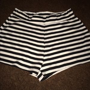 Black and White Cute Shorts ! Black and White Cute Shorts !