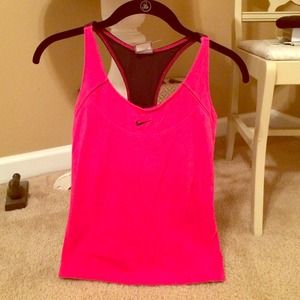 Pink nike workout tank top Pink nike workout tank top