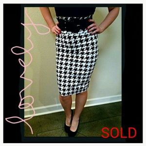 High waisted houndstooth skirt High waisted houndstooth skirt