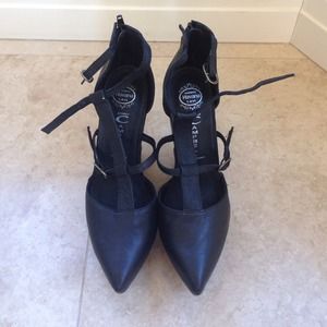 Black wedges Black wedges