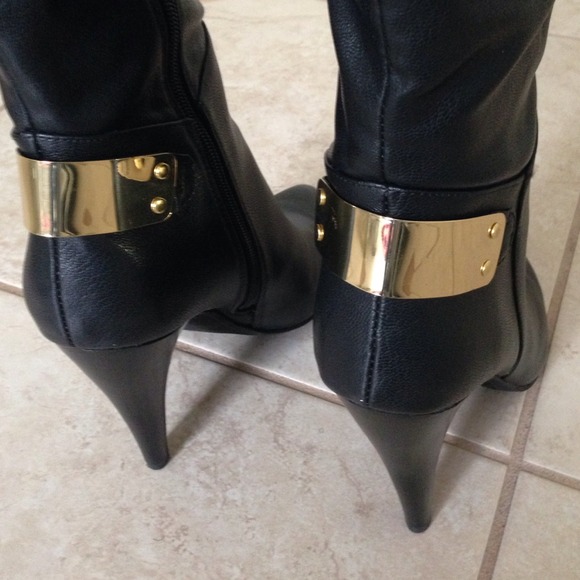 Fergie Boots - SOLD!!! Fergie Rich Over The Knee Dress Boots! 3 Fergie Boots - SOLD!!! Fergie Rich Over The Knee Dress Boots! 3
