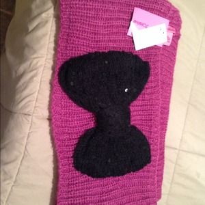 BETSEY JOHNSON infinity scarf with bow BETSEY JOHNSON infinity scarf with bow