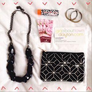 Handbags - Black & White Geometric Deco Coin Purse Handbags - Black & White Geometric Deco Coin Purse