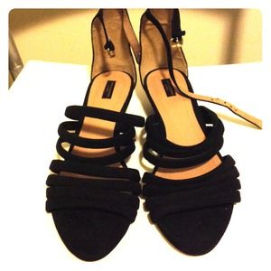 Zara Collection by Basic suede sandals. Zara Collection by Basic suede sandals.