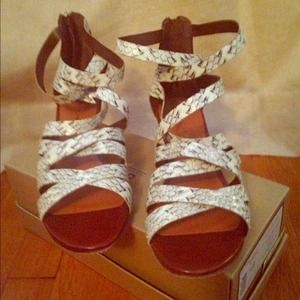 Rebecca minkoff sandals to die for Rebecca minkoff sandals to die for