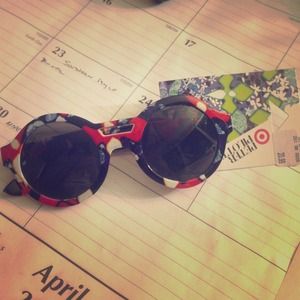 Peter Pilotto for Target sunglasses in red iris Peter Pilotto for Target sunglasses in red iris
