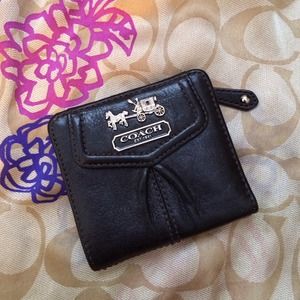 Authentic Coach Madison Small Leather Wallet Authentic Coach Madison Small Leather Wallet