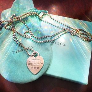 Tiffany & Co Return To Tiffany Heart Tag Pendant Tiffany & Co Return To Tiffany Heart Tag Pendant