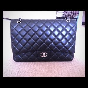 Chanel Maxi Lambskin Black with SHW Chanel Maxi Lambskin Black with SHW